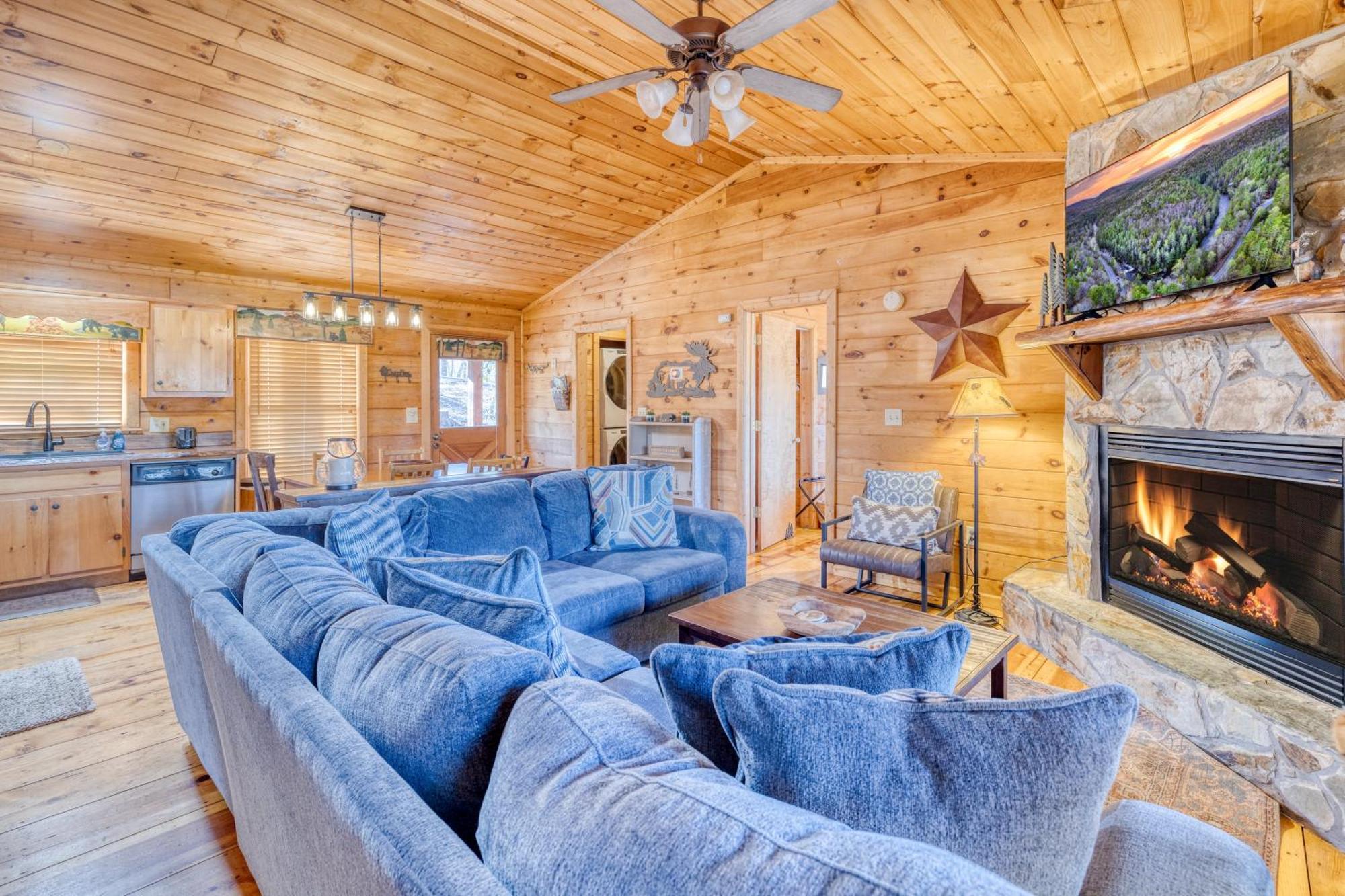 Secluded Sunrise Ridge-10 Min From Blue Ridge, King Beds, Hot Tub, 2 Porches, Fireplace Wood Burning, Mountain View, Cozy Ngoại thất bức ảnh