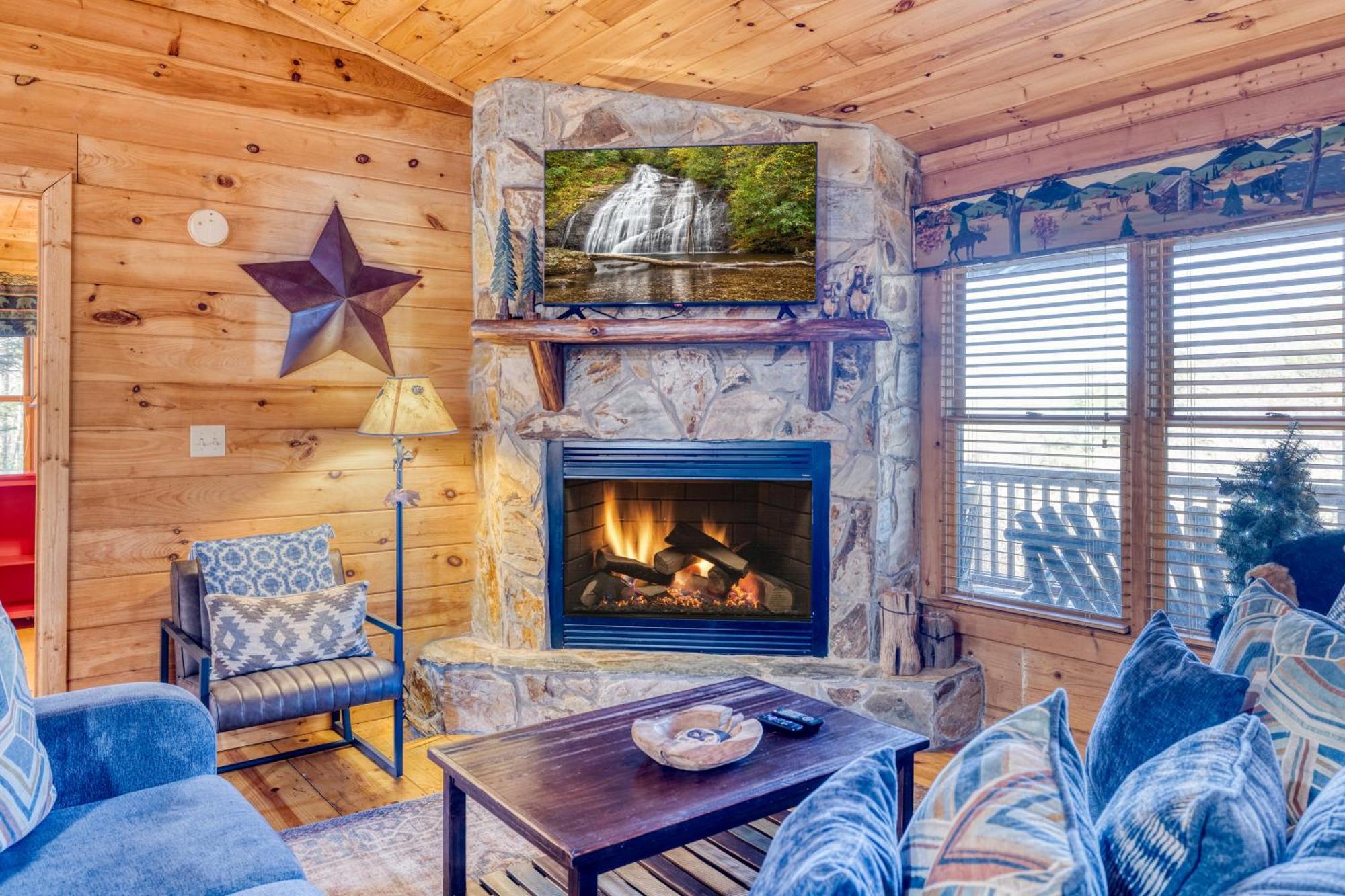 Secluded Sunrise Ridge-10 Min From Blue Ridge, King Beds, Hot Tub, 2 Porches, Fireplace Wood Burning, Mountain View, Cozy Ngoại thất bức ảnh
